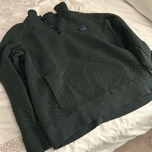 LL Bean Quilted men’s pullover size L. Green.